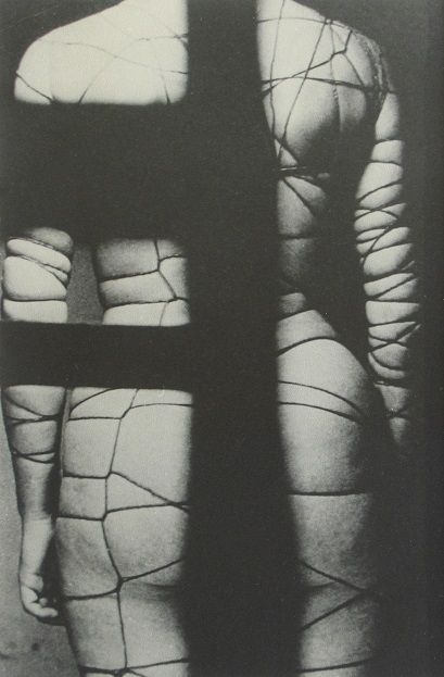 Zdzisław Beksiński, "Gorset sadysty", 1957, fotografia czarno-biała